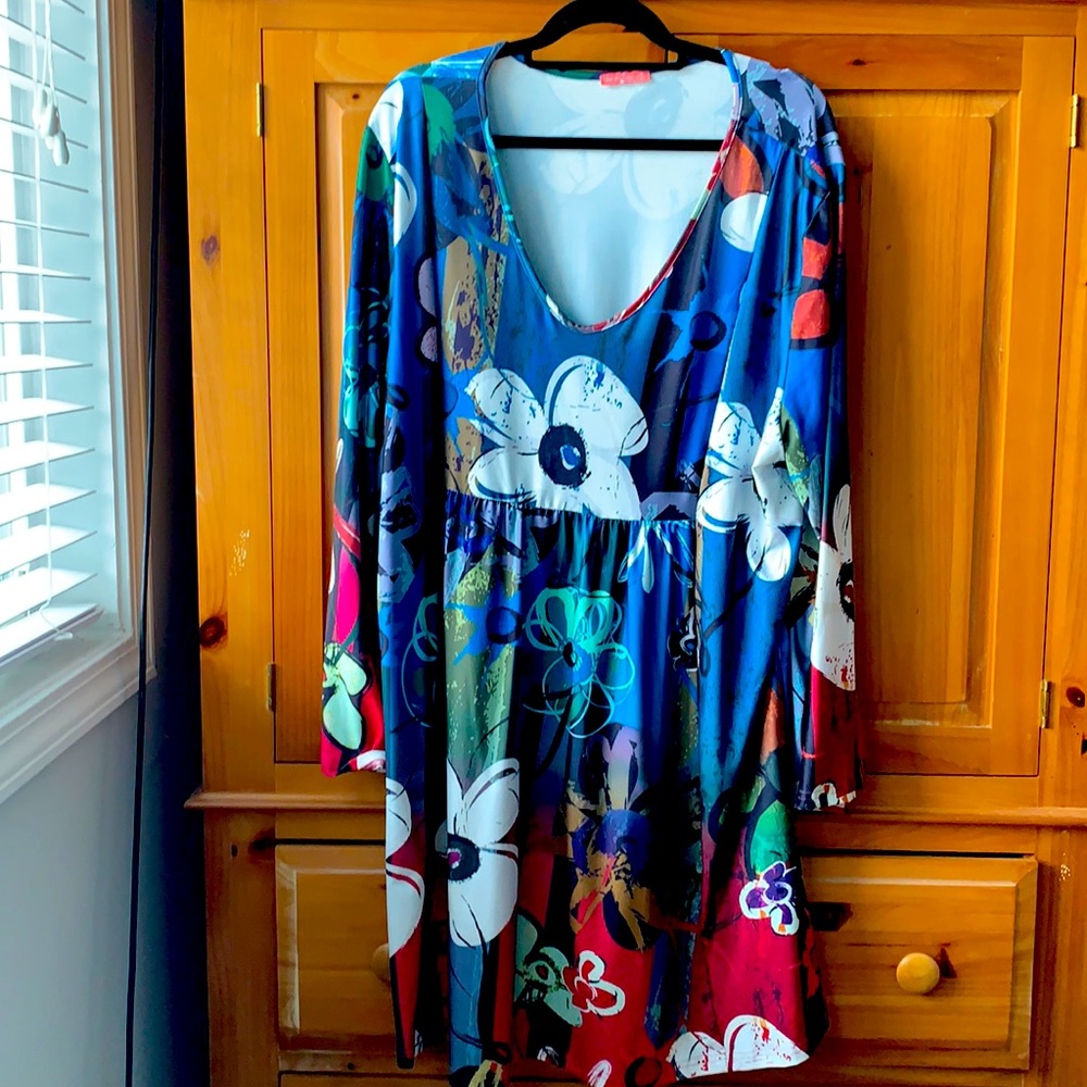 Simply Aster 4X bell sleeve dress multi colored